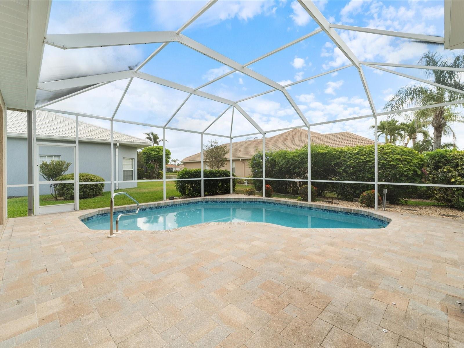 PELICAN POINTE GOLF & COUNTRY CLUB - Residential