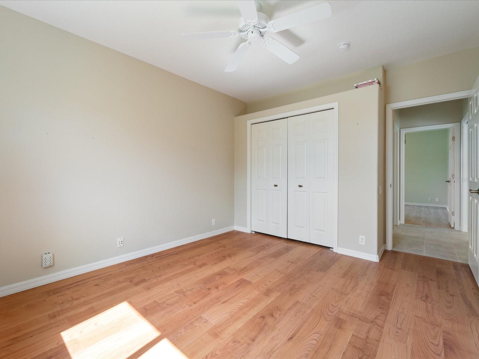 PELICAN POINTE GOLF & COUNTRY CLUB - Residential