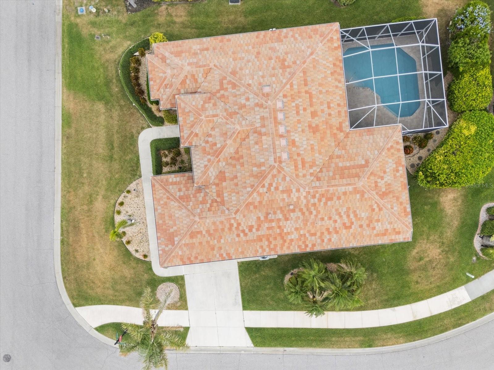PELICAN POINTE GOLF & COUNTRY CLUB - Residential