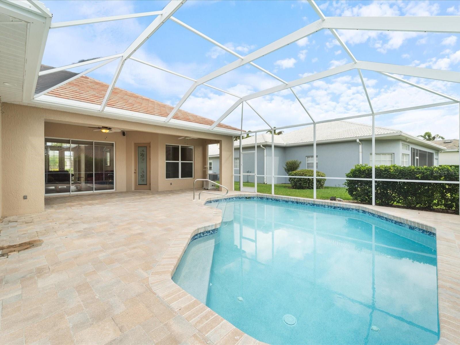 PELICAN POINTE GOLF & COUNTRY CLUB - Residential