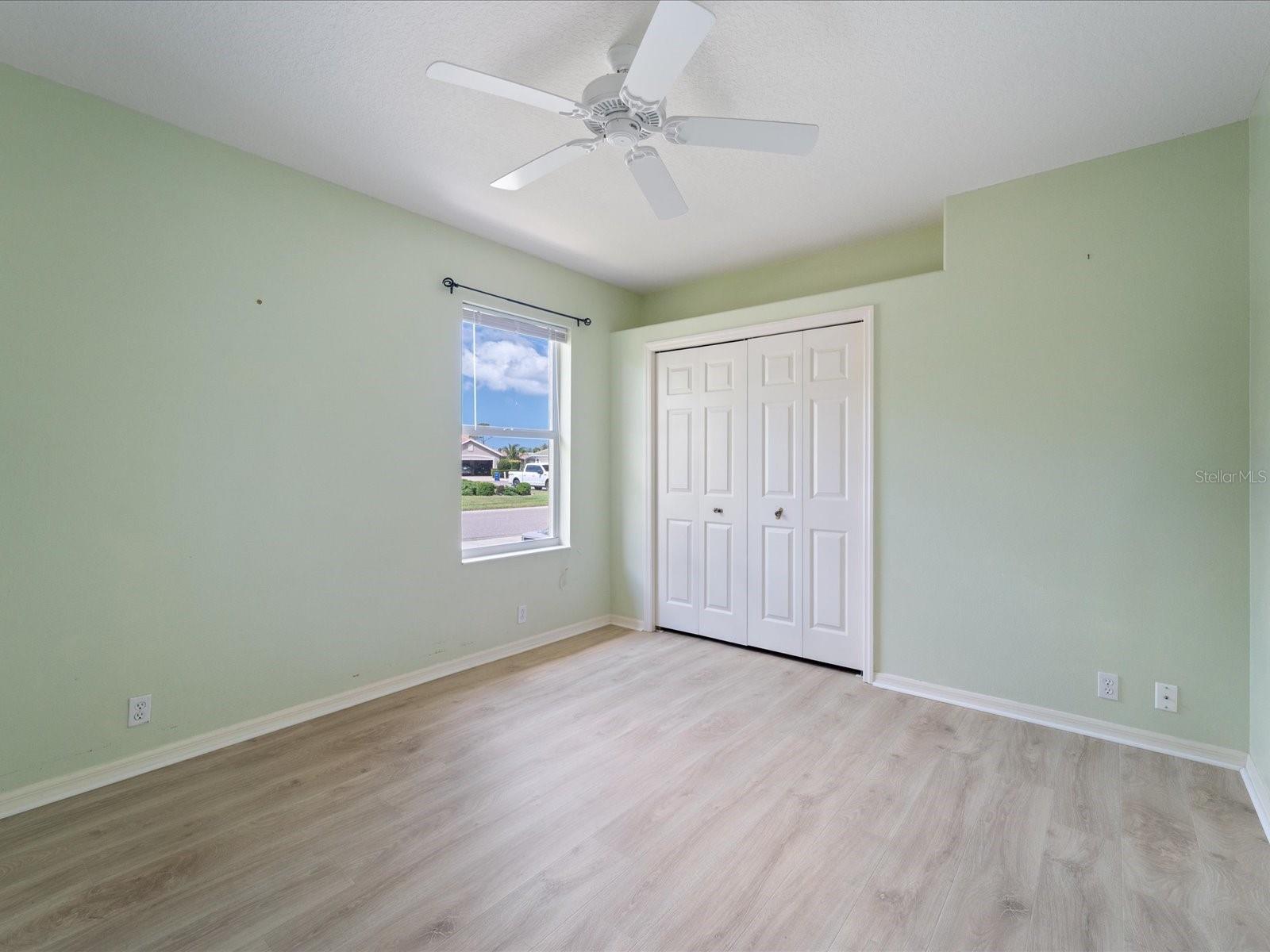 PELICAN POINTE GOLF & COUNTRY CLUB - Residential