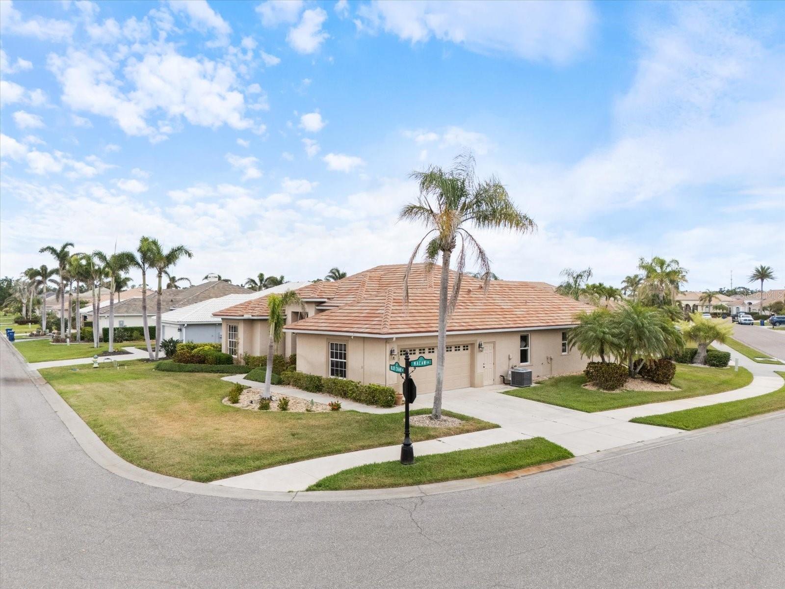PELICAN POINTE GOLF & COUNTRY CLUB - Residential