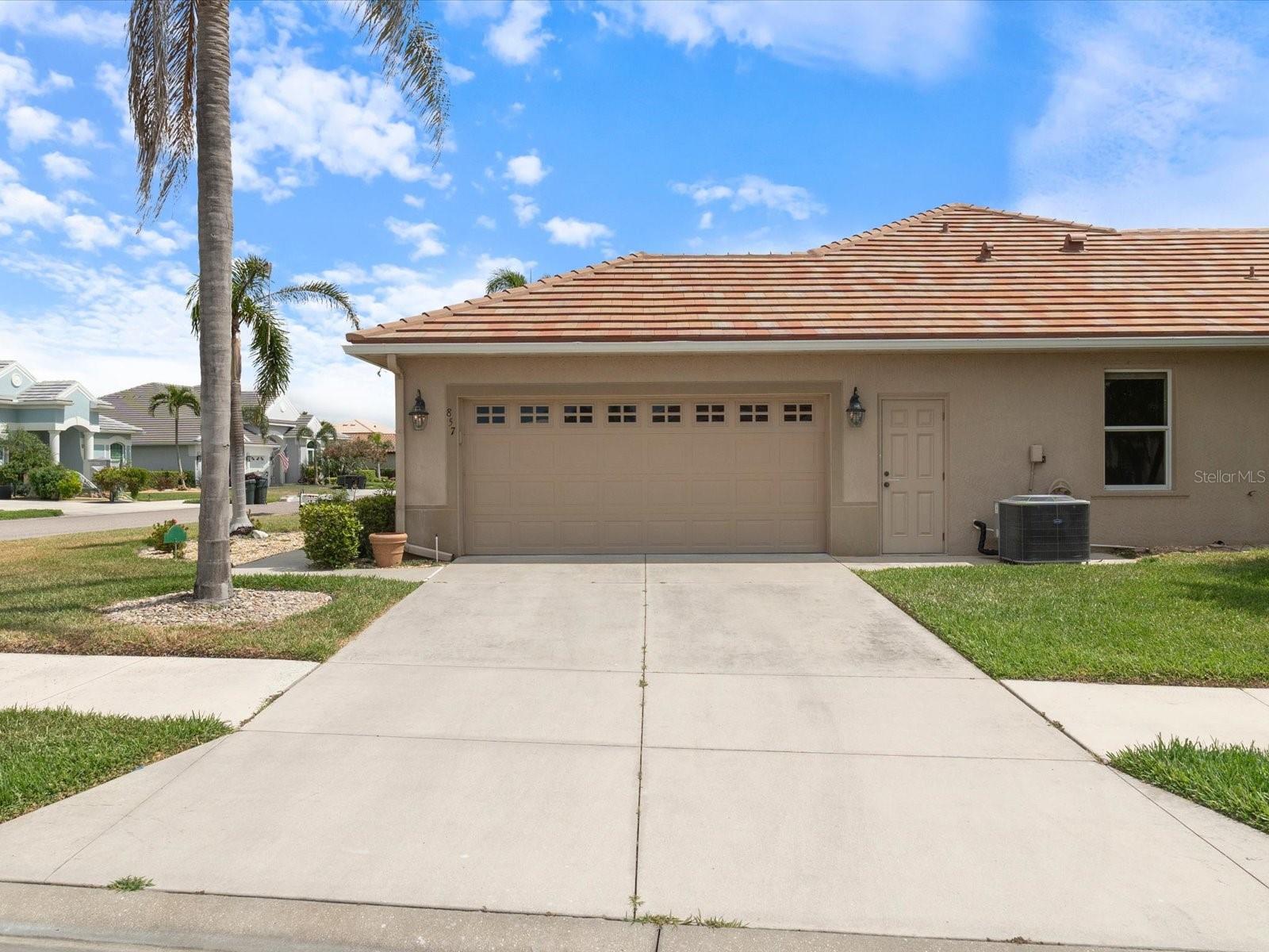 PELICAN POINTE GOLF & COUNTRY CLUB - Residential