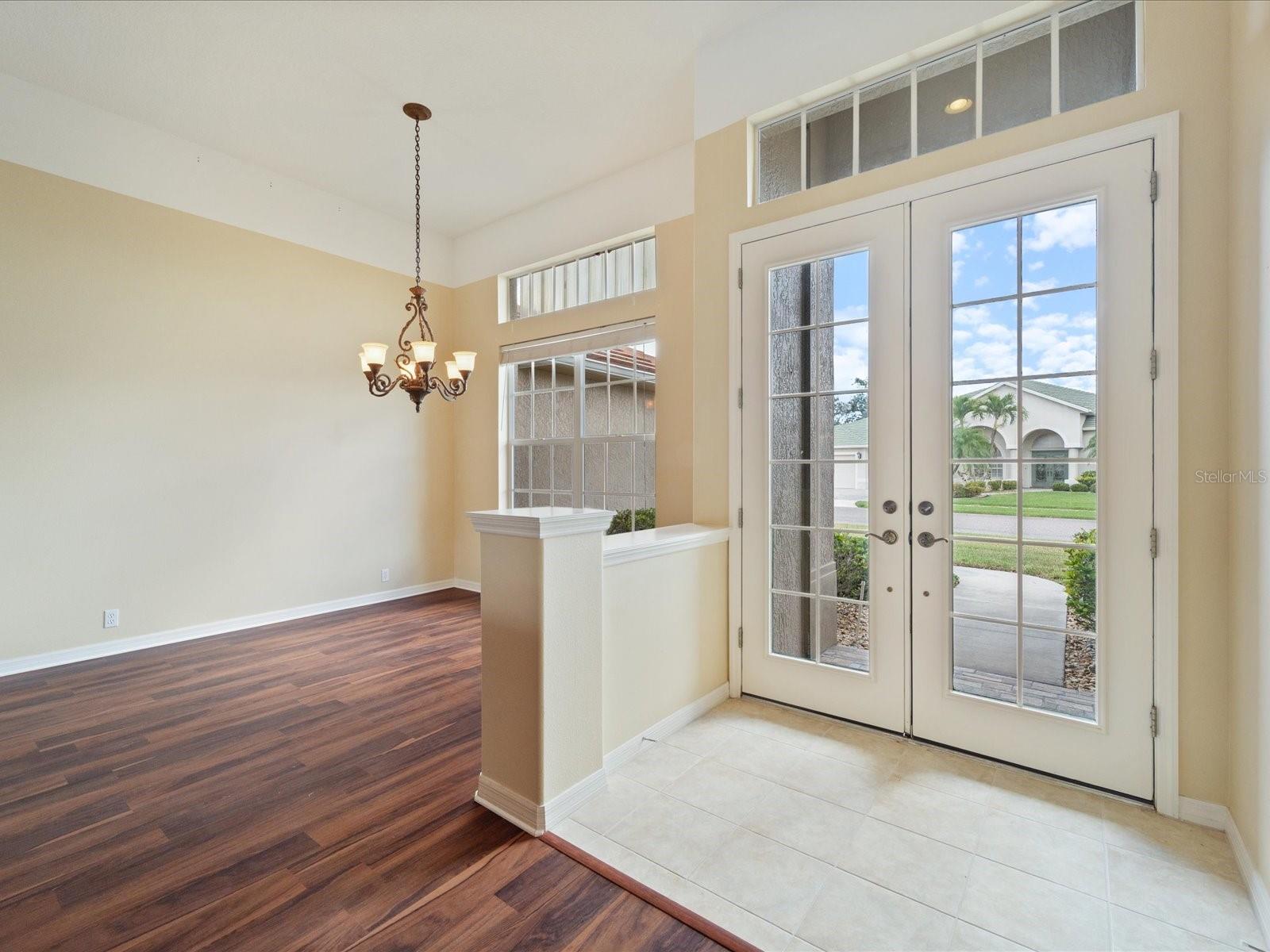 PELICAN POINTE GOLF & COUNTRY CLUB - Residential