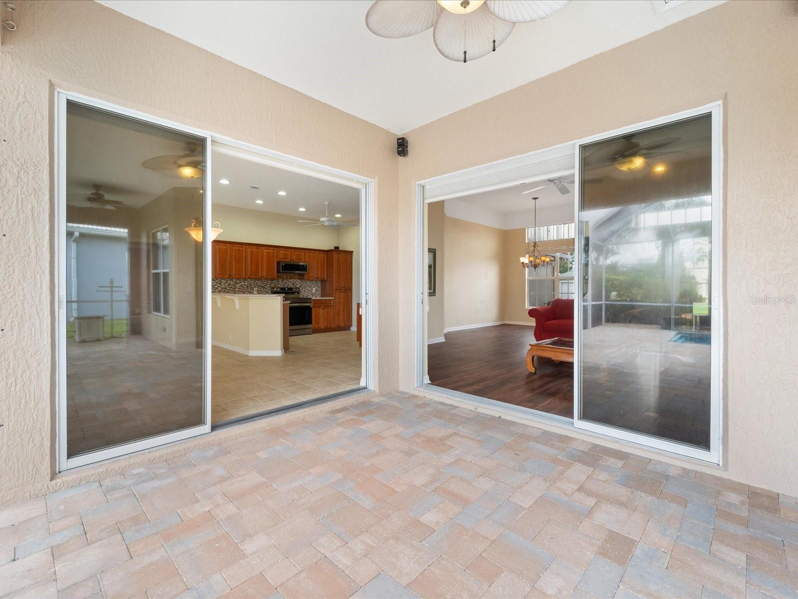 PELICAN POINTE GOLF & COUNTRY CLUB - Residential