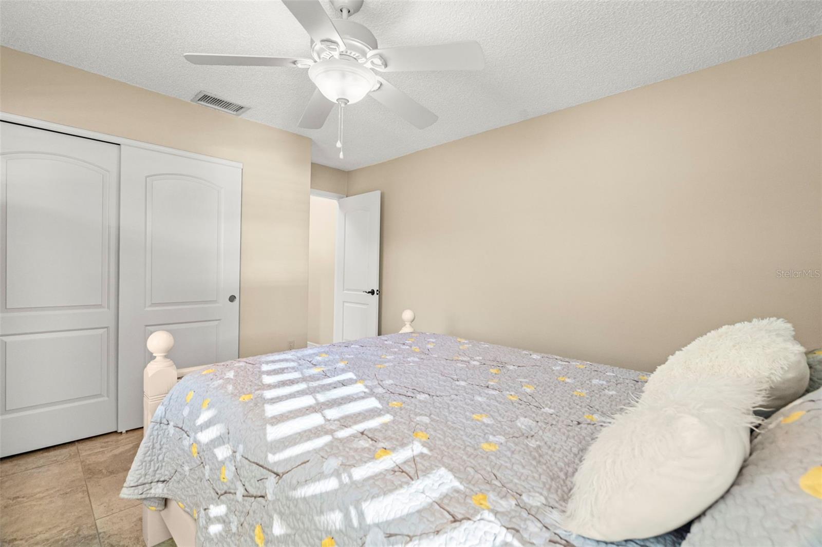 CEDARWOOD VILLAGE CONDO 01 - Residential