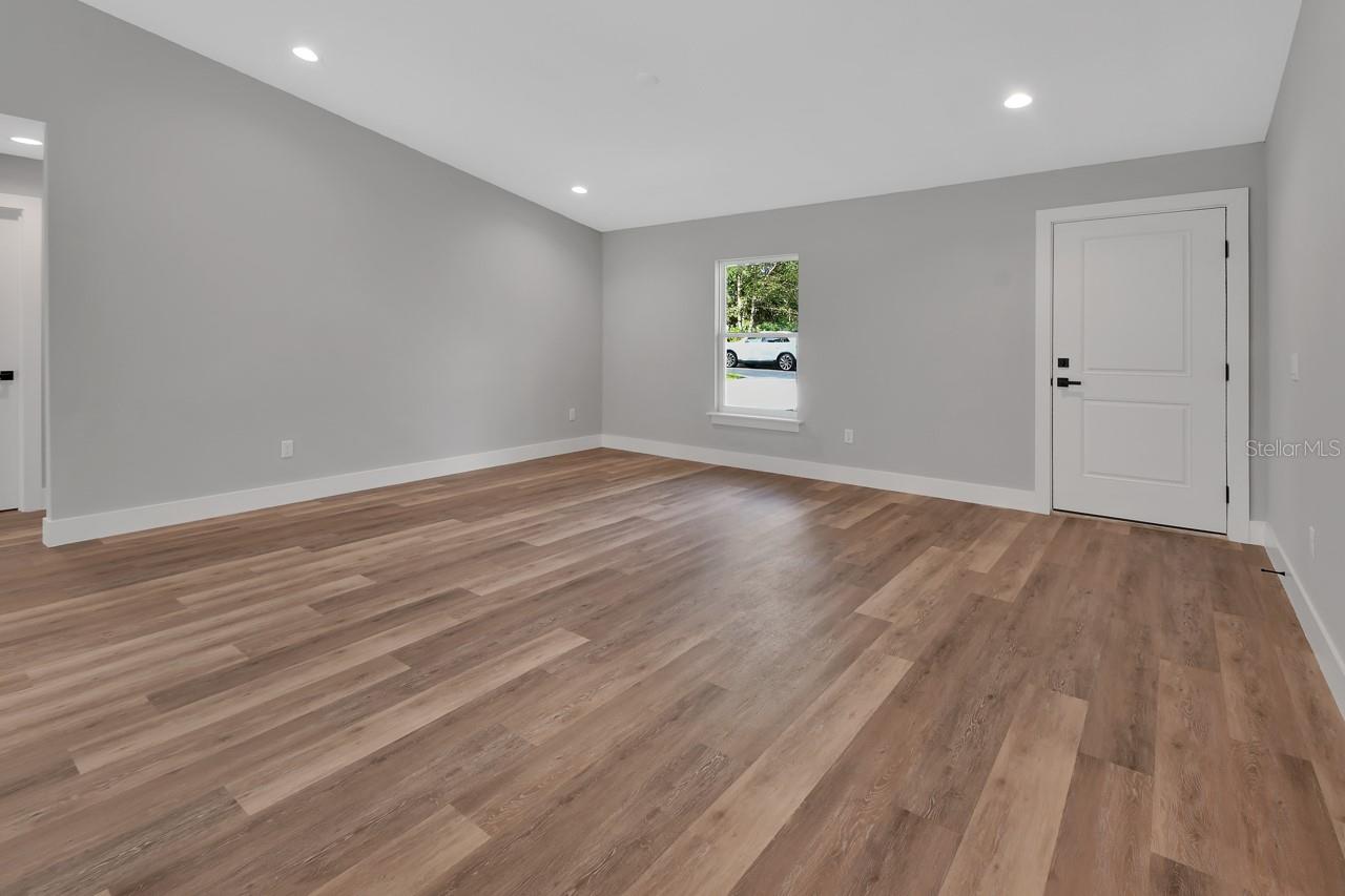 407 IVY AVENUE