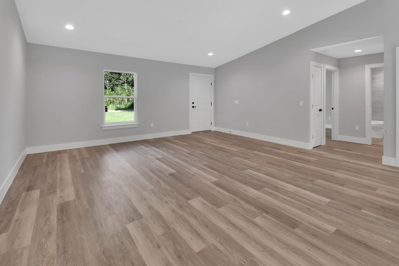 407 IVY AVENUE