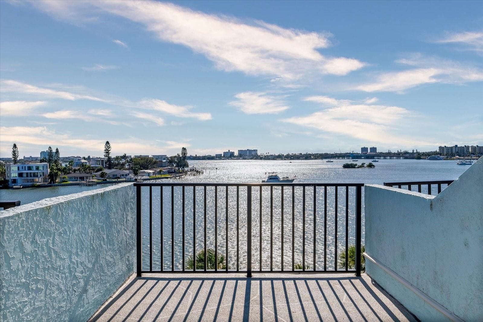 HEMINGWAY CONDO THE - Residential