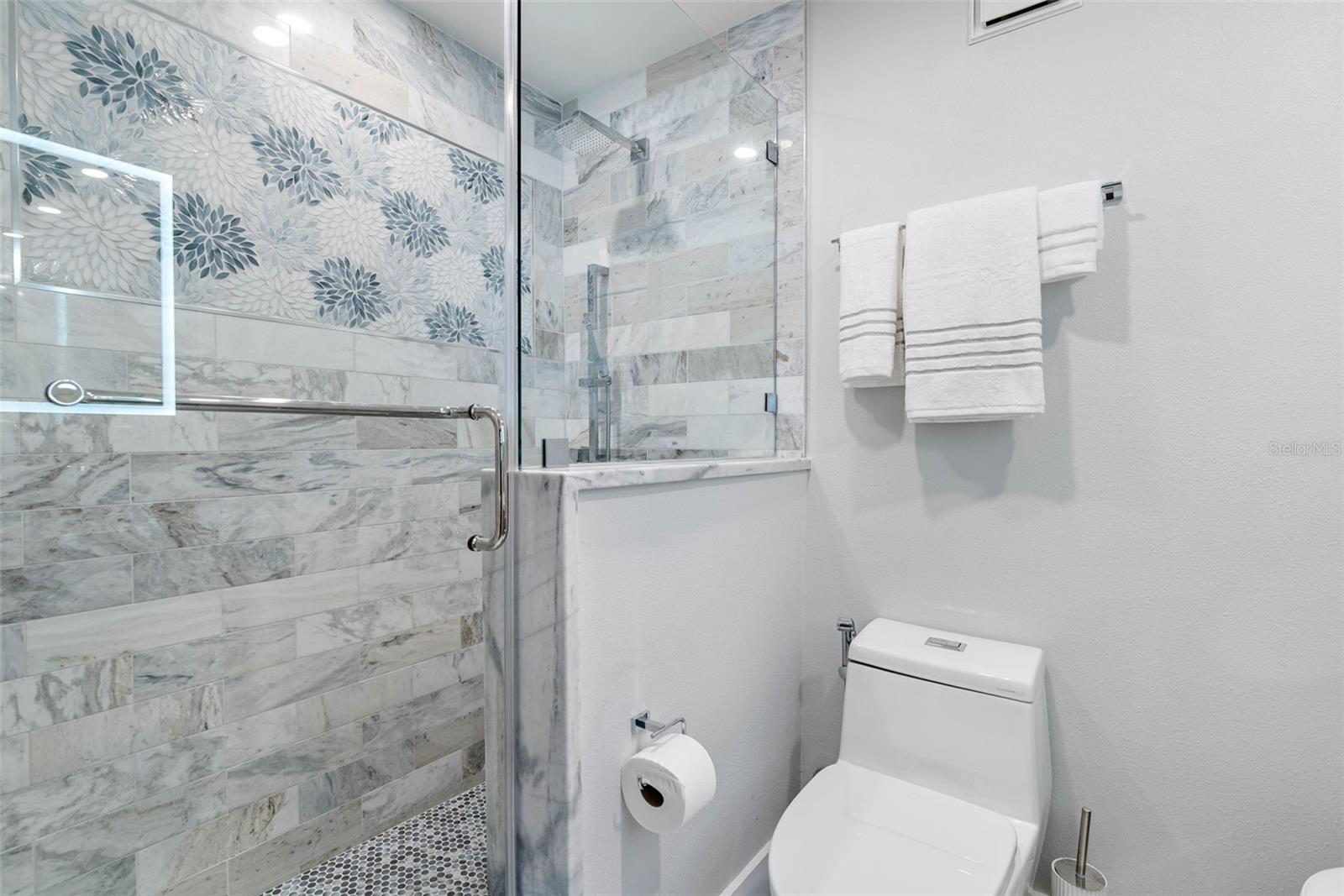 HEMINGWAY CONDO THE - Residential