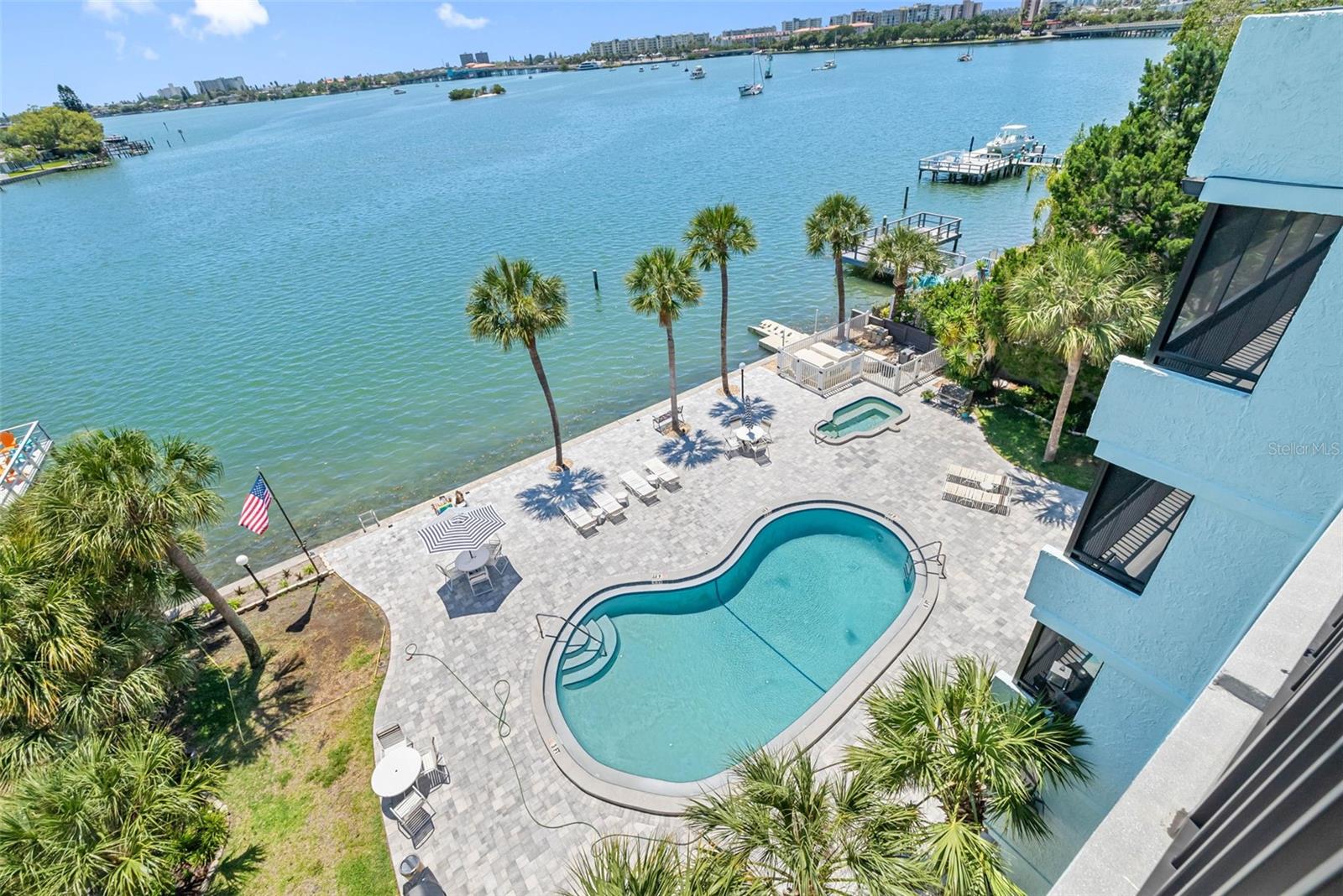 HEMINGWAY CONDO THE - Residential