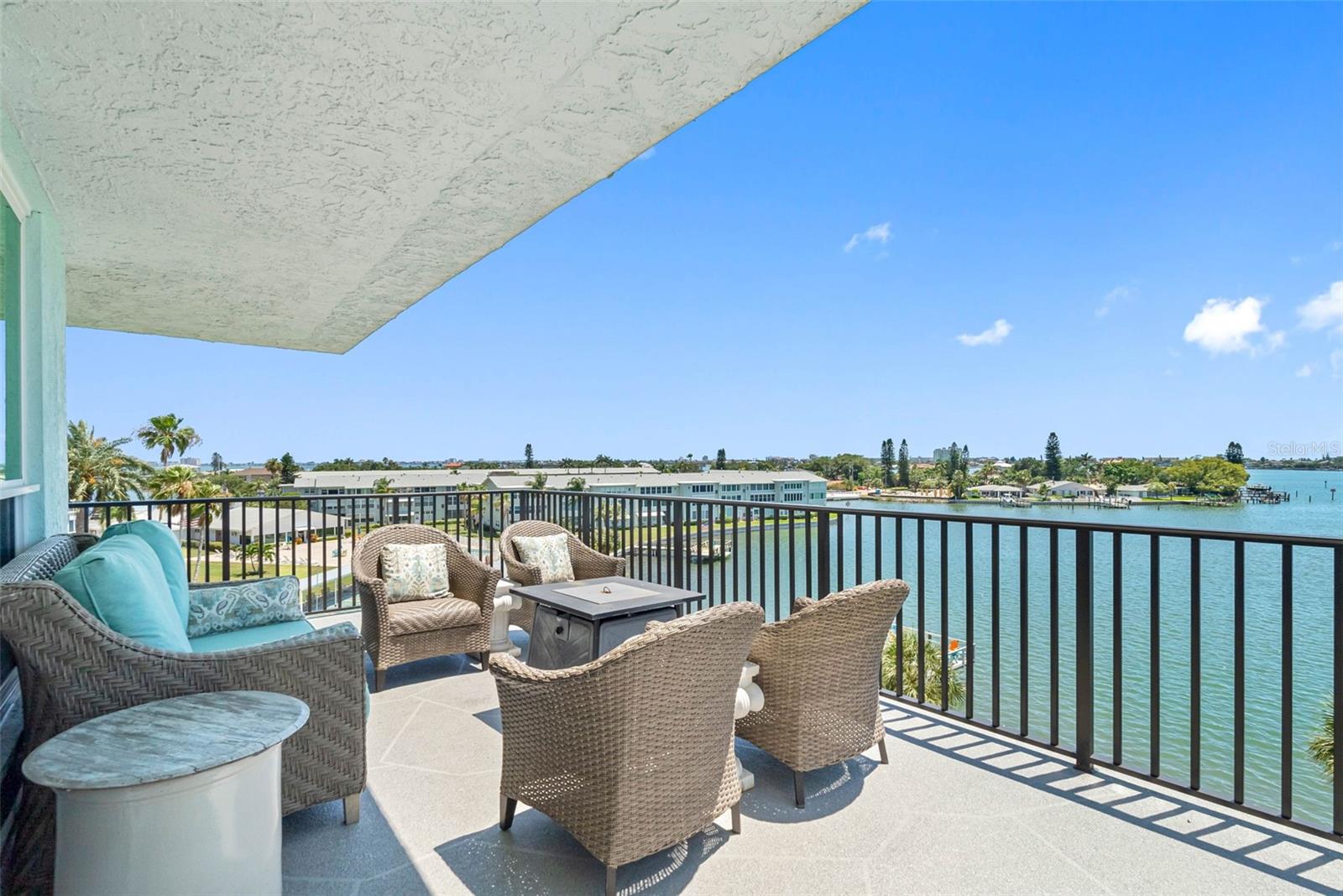 HEMINGWAY CONDO THE - Residential