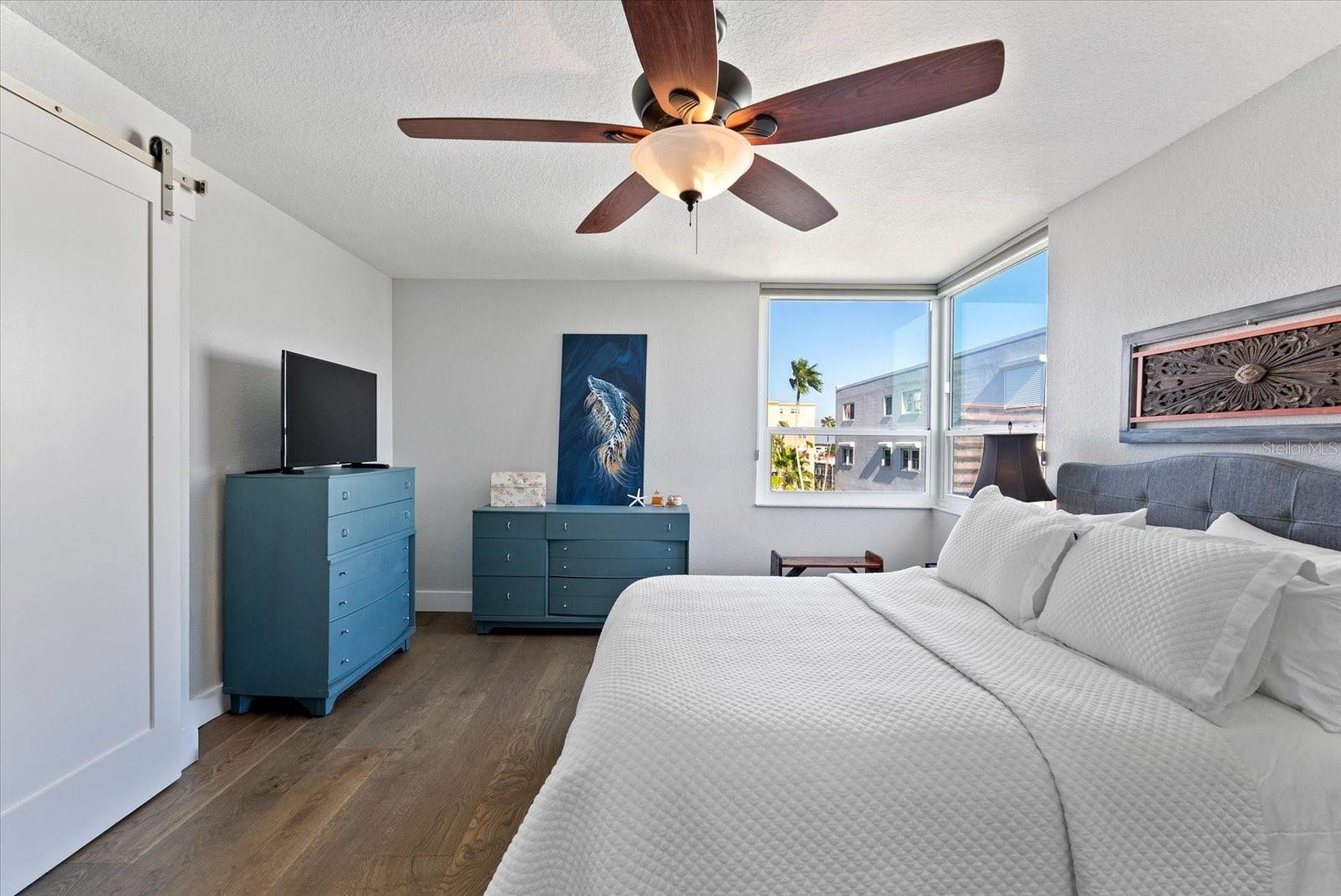 HEMINGWAY CONDO THE - Residential