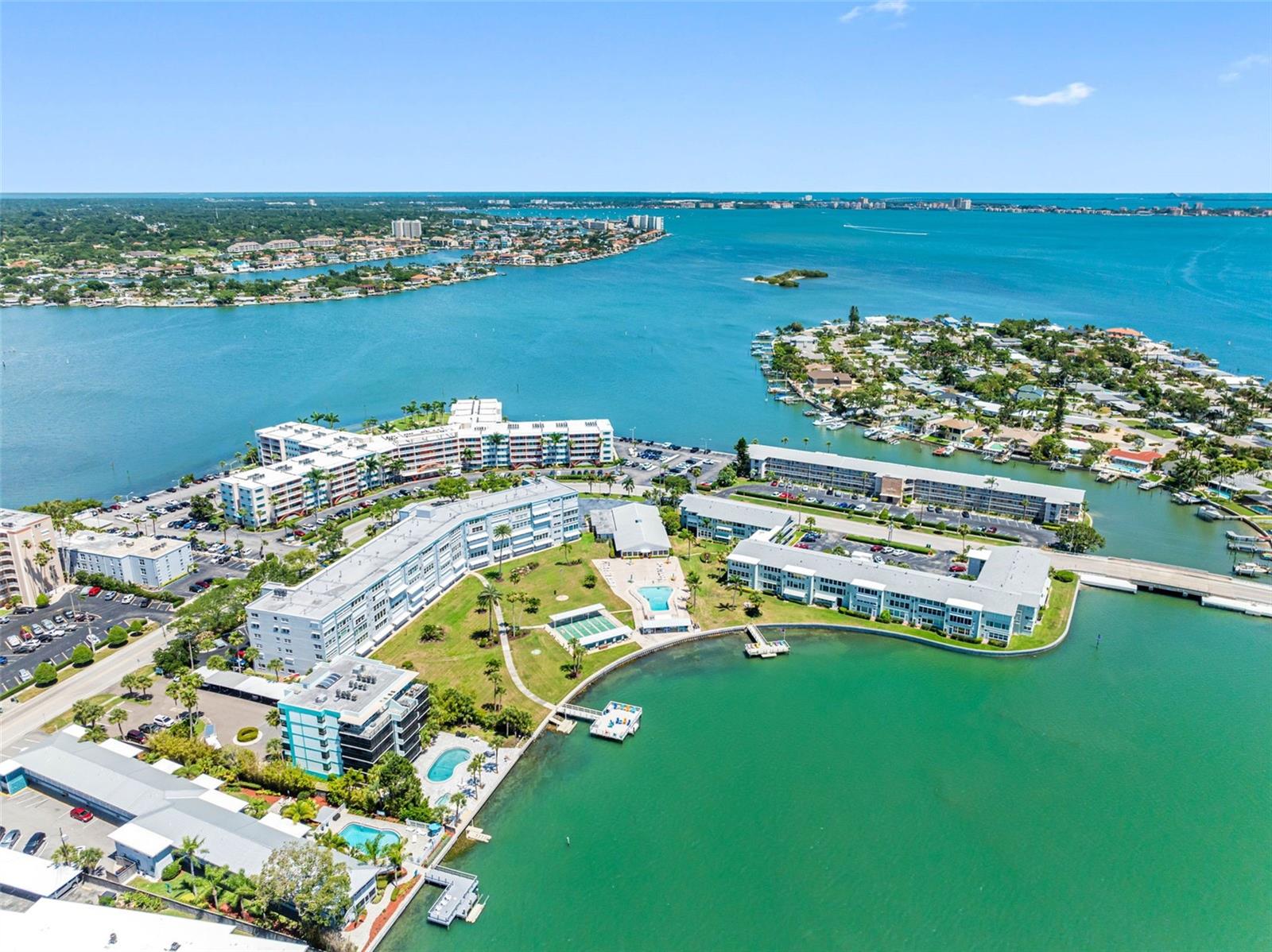 HEMINGWAY CONDO THE - Residential