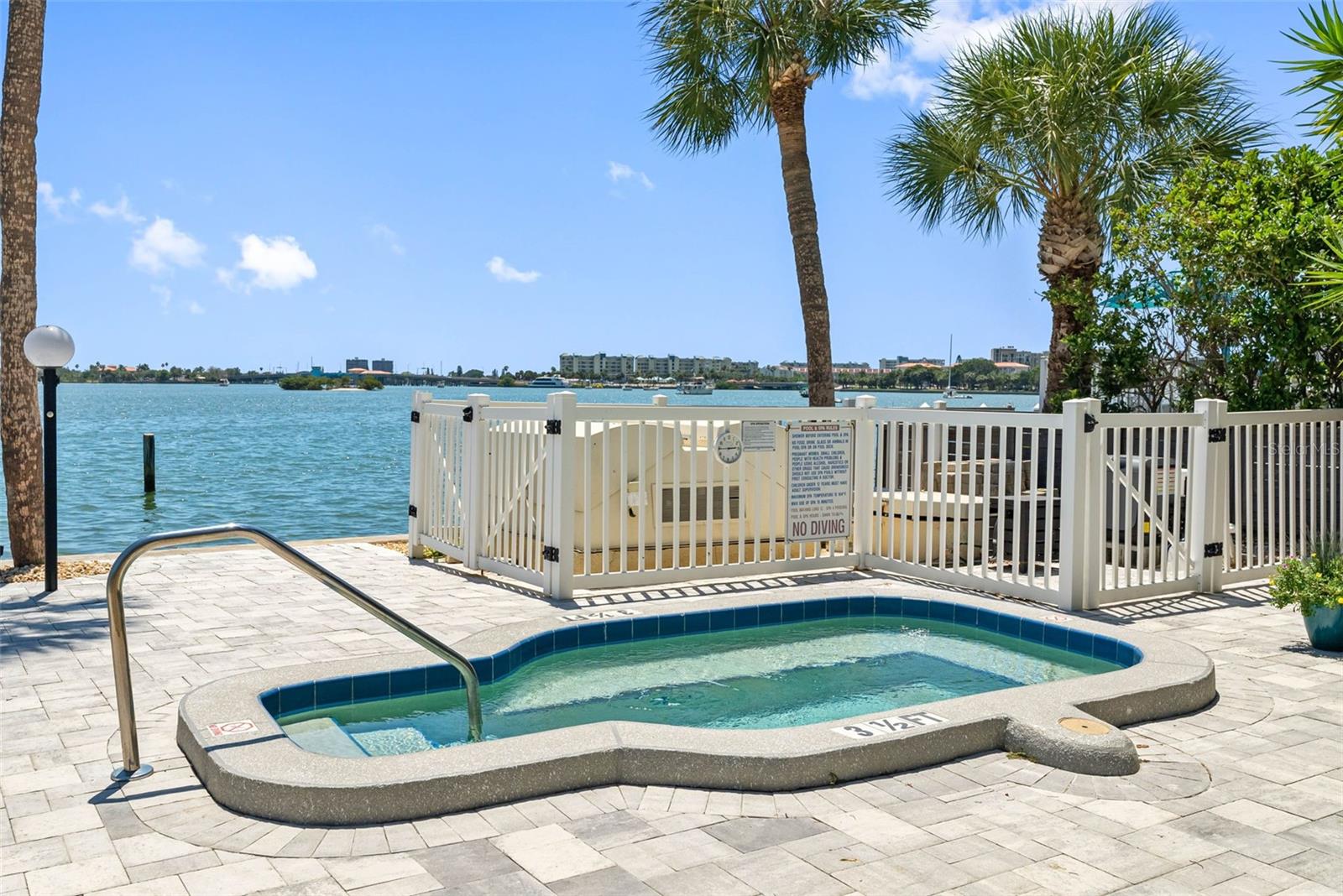 HEMINGWAY CONDO THE - Residential