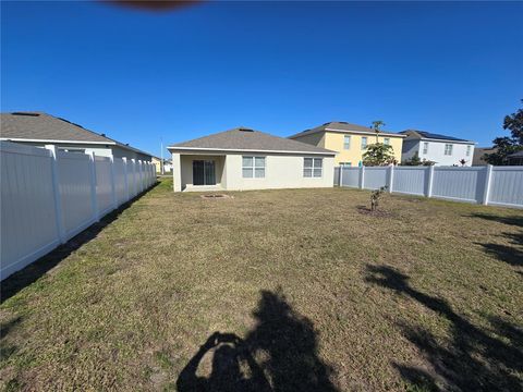 A home in WINTER HAVEN