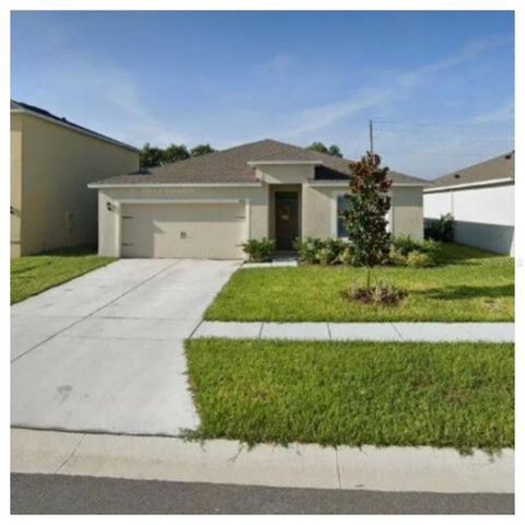 A home in WINTER HAVEN