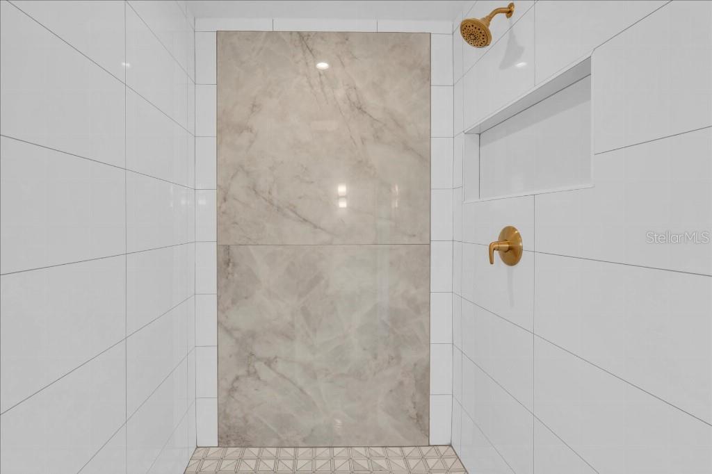 INDIAN ROCKS HIGHLANDS - Residential