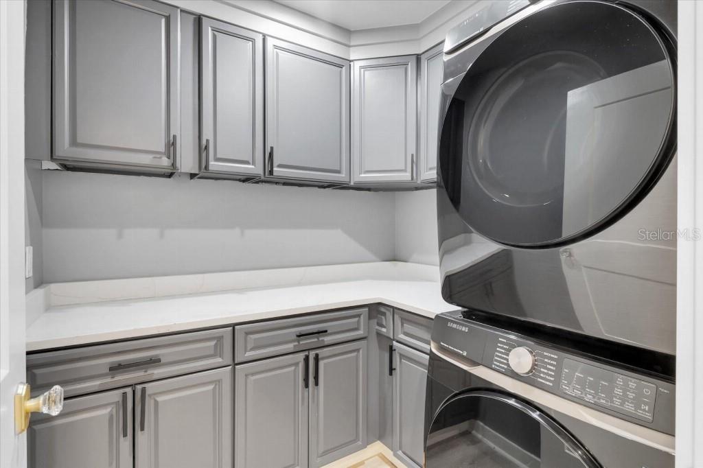 INDIAN ROCKS HIGHLANDS - Residential