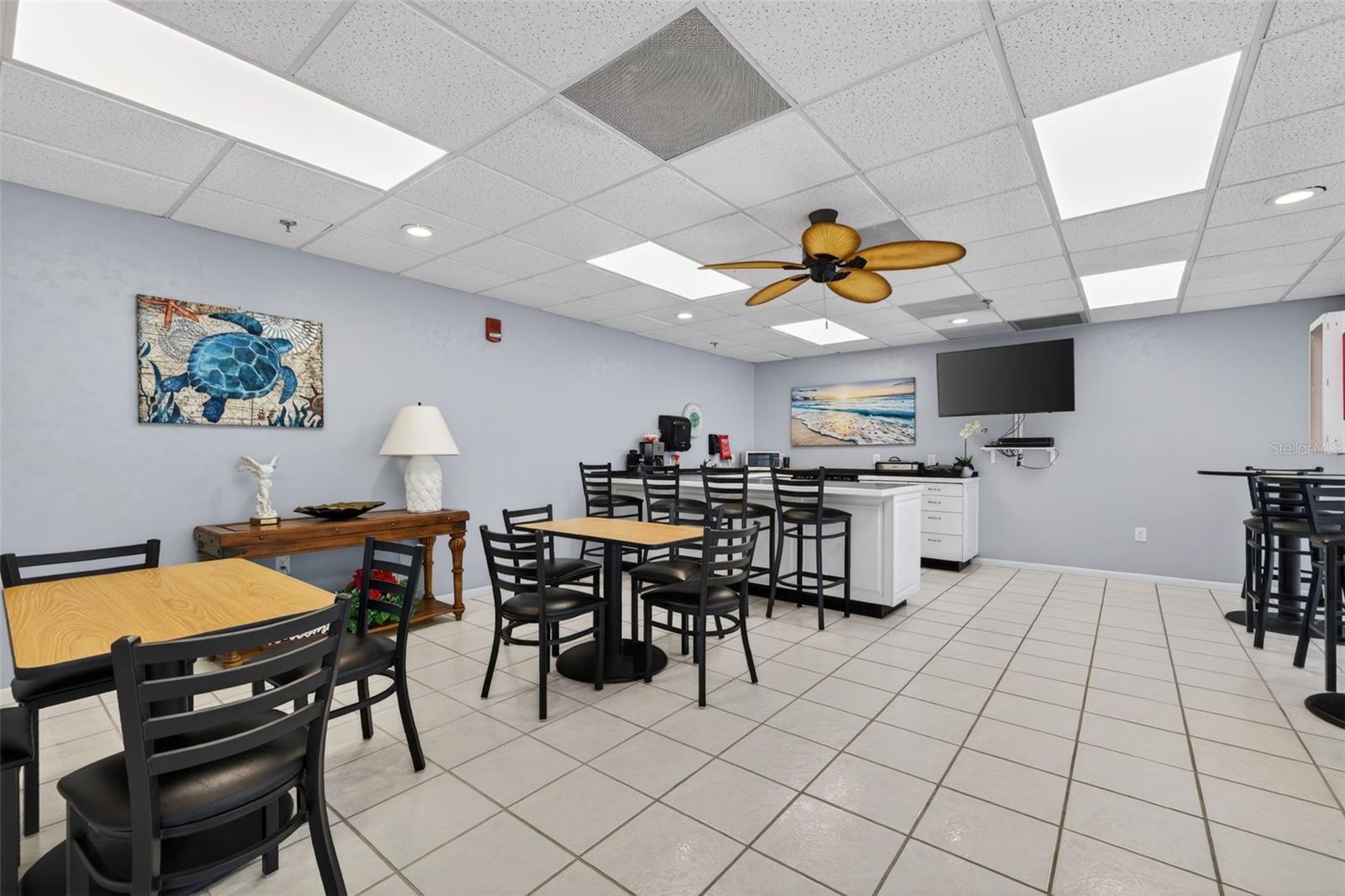 CHATEAU TOWER CONDO - Residential