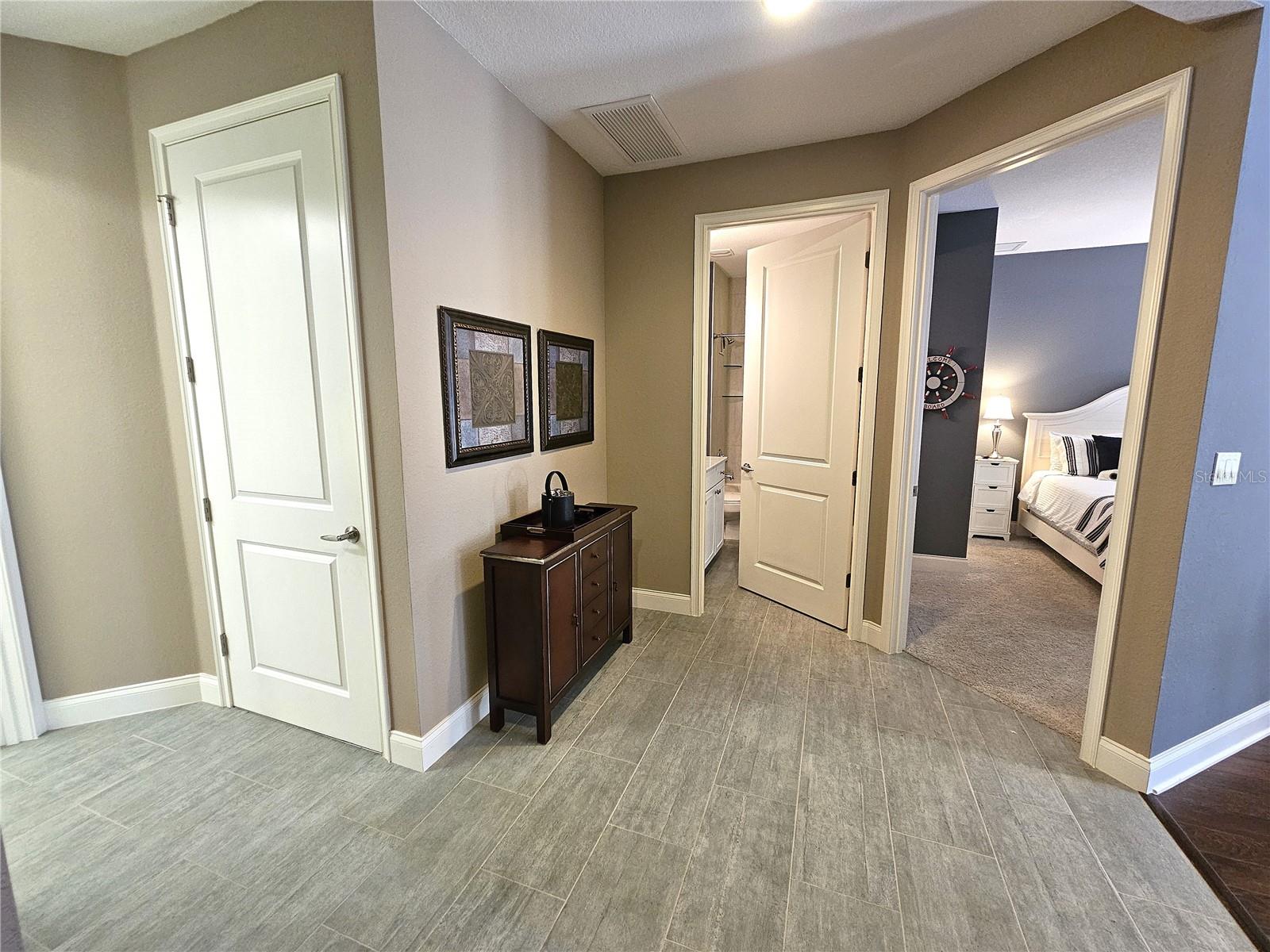 ISLAND COURT VENICE - Residential Lease