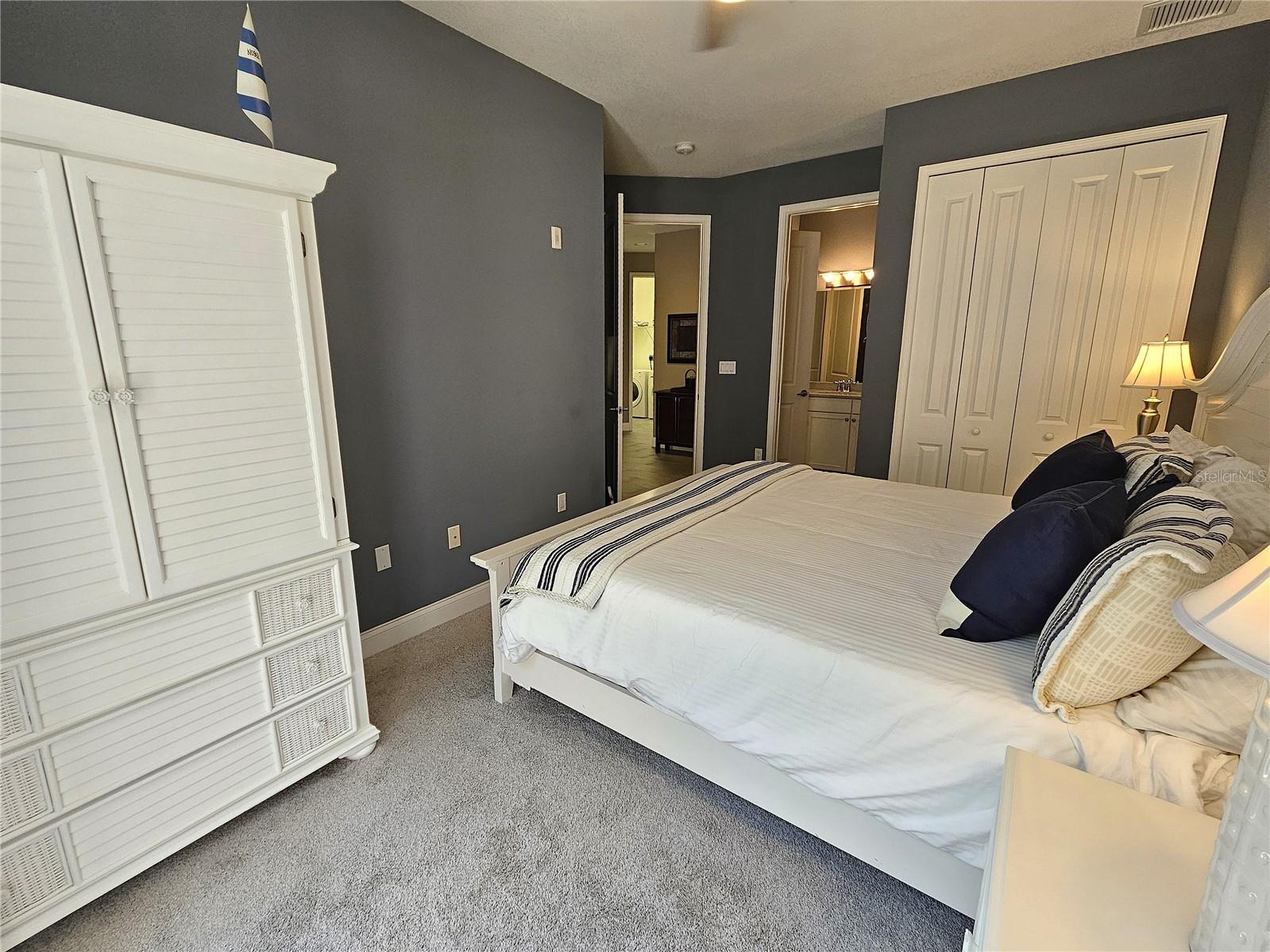 ISLAND COURT VENICE - Residential Lease