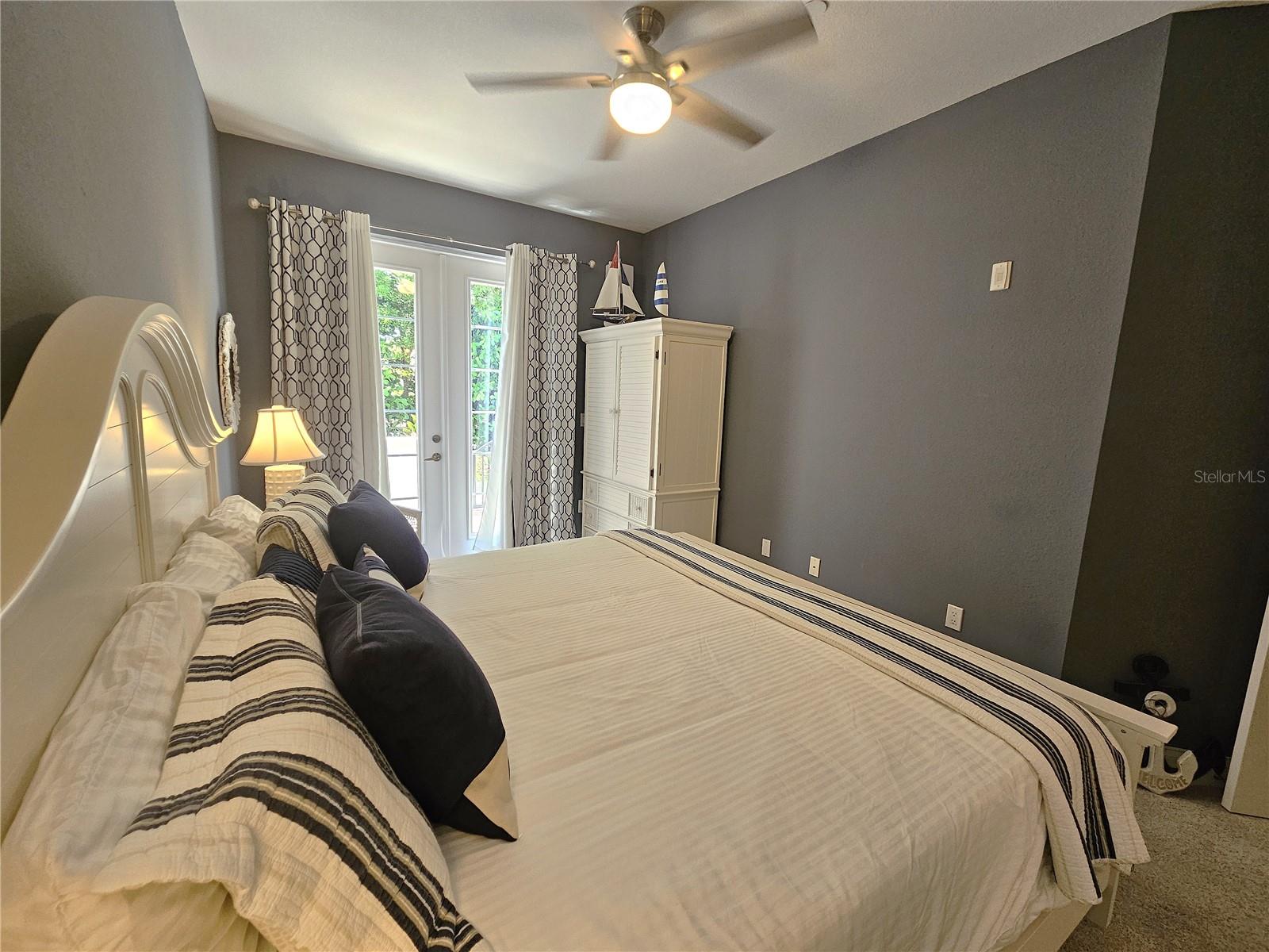 ISLAND COURT VENICE - Residential Lease