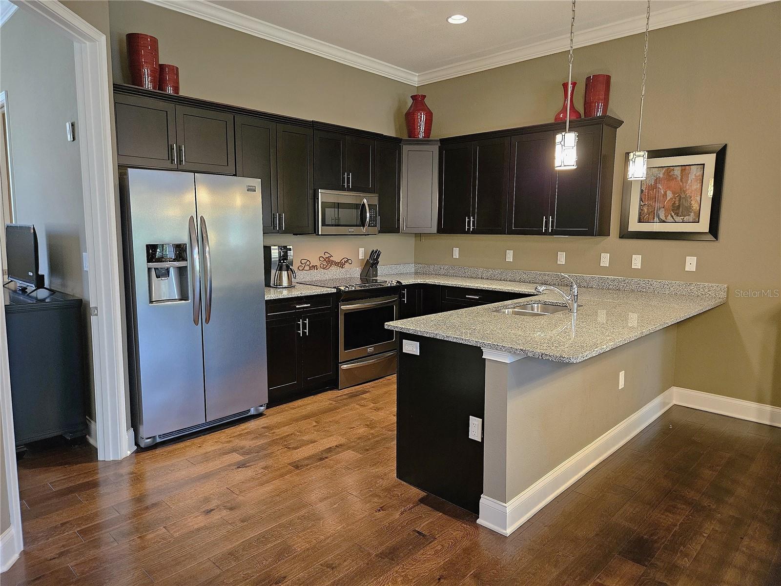 ISLAND COURT VENICE - Residential Lease