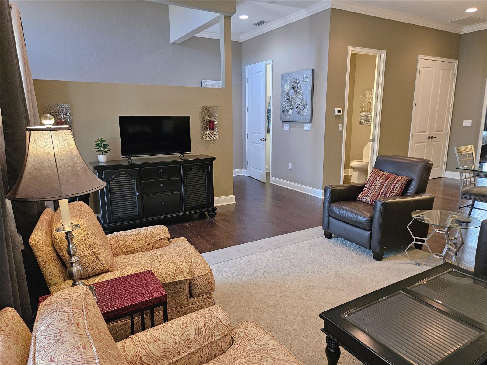ISLAND COURT VENICE - Residential Lease
