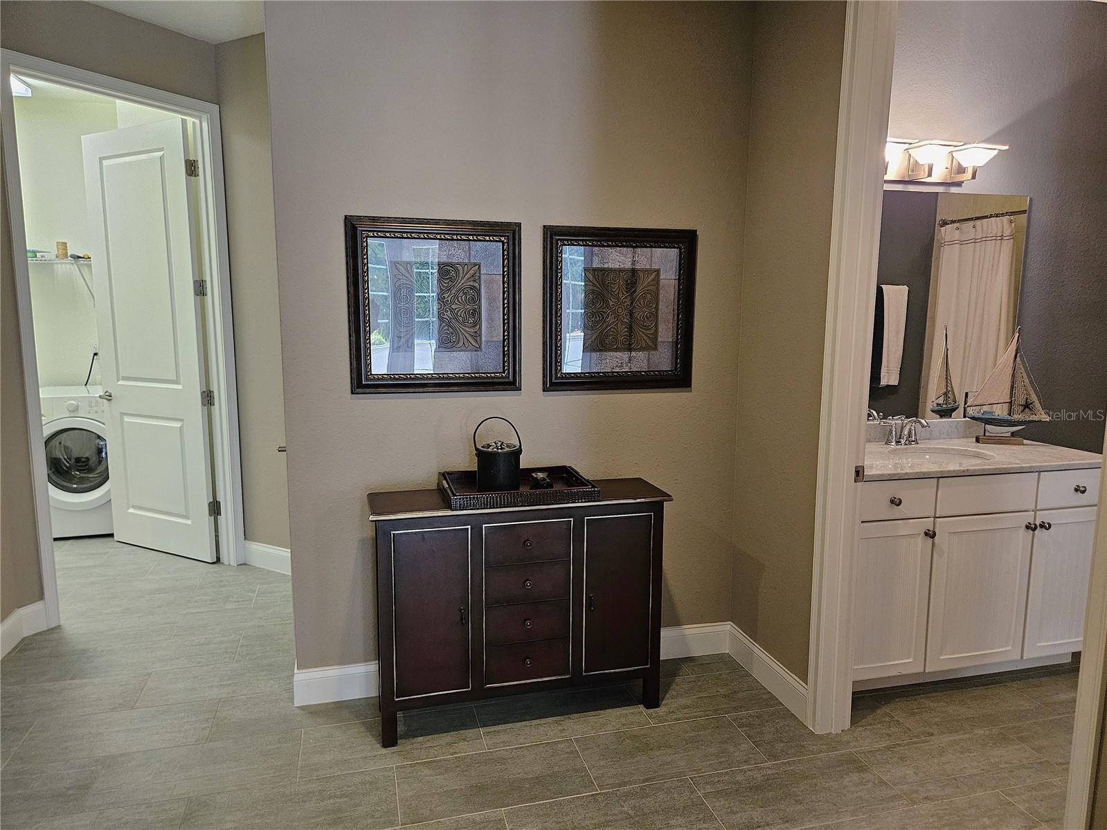ISLAND COURT VENICE - Residential Lease