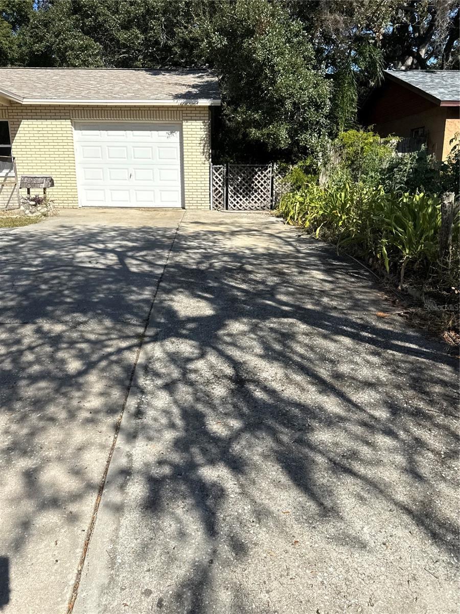 BEACON WOODS GOLF COUNTRY - Residential