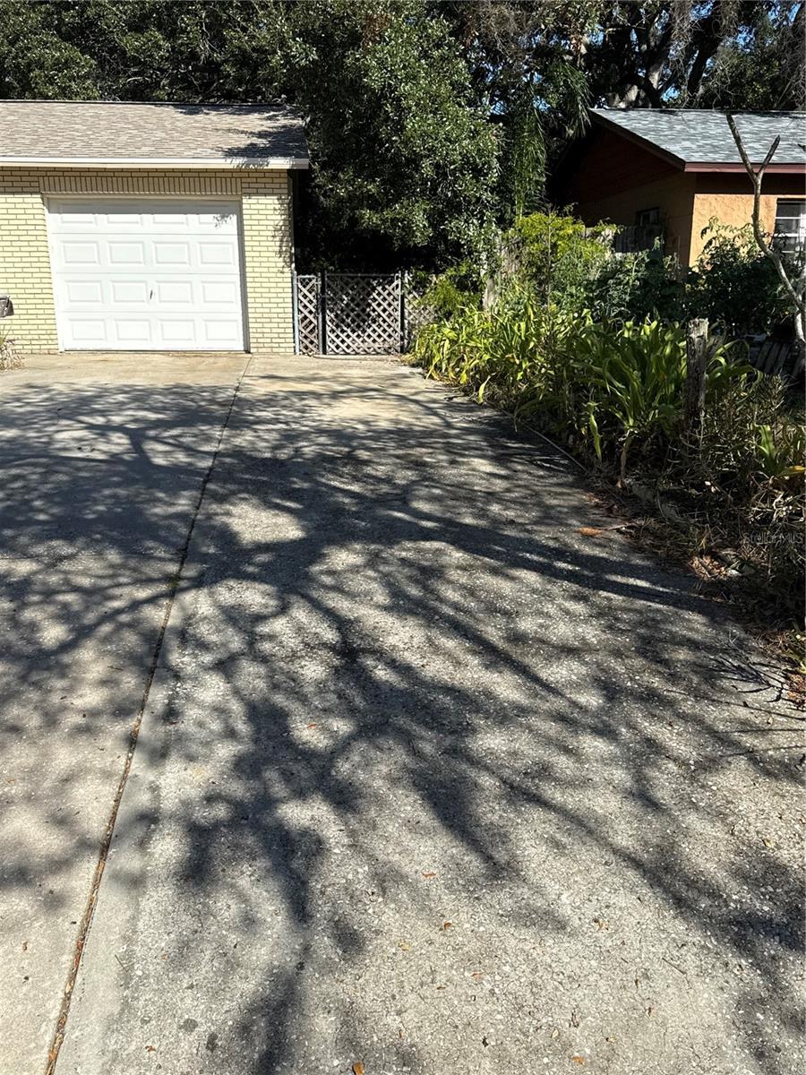 BEACON WOODS GOLF COUNTRY - Residential