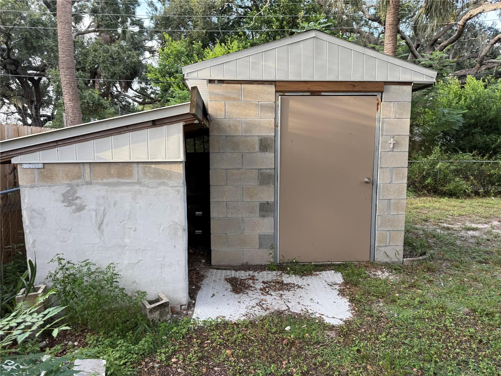 BEACON WOODS GOLF COUNTRY - Residential