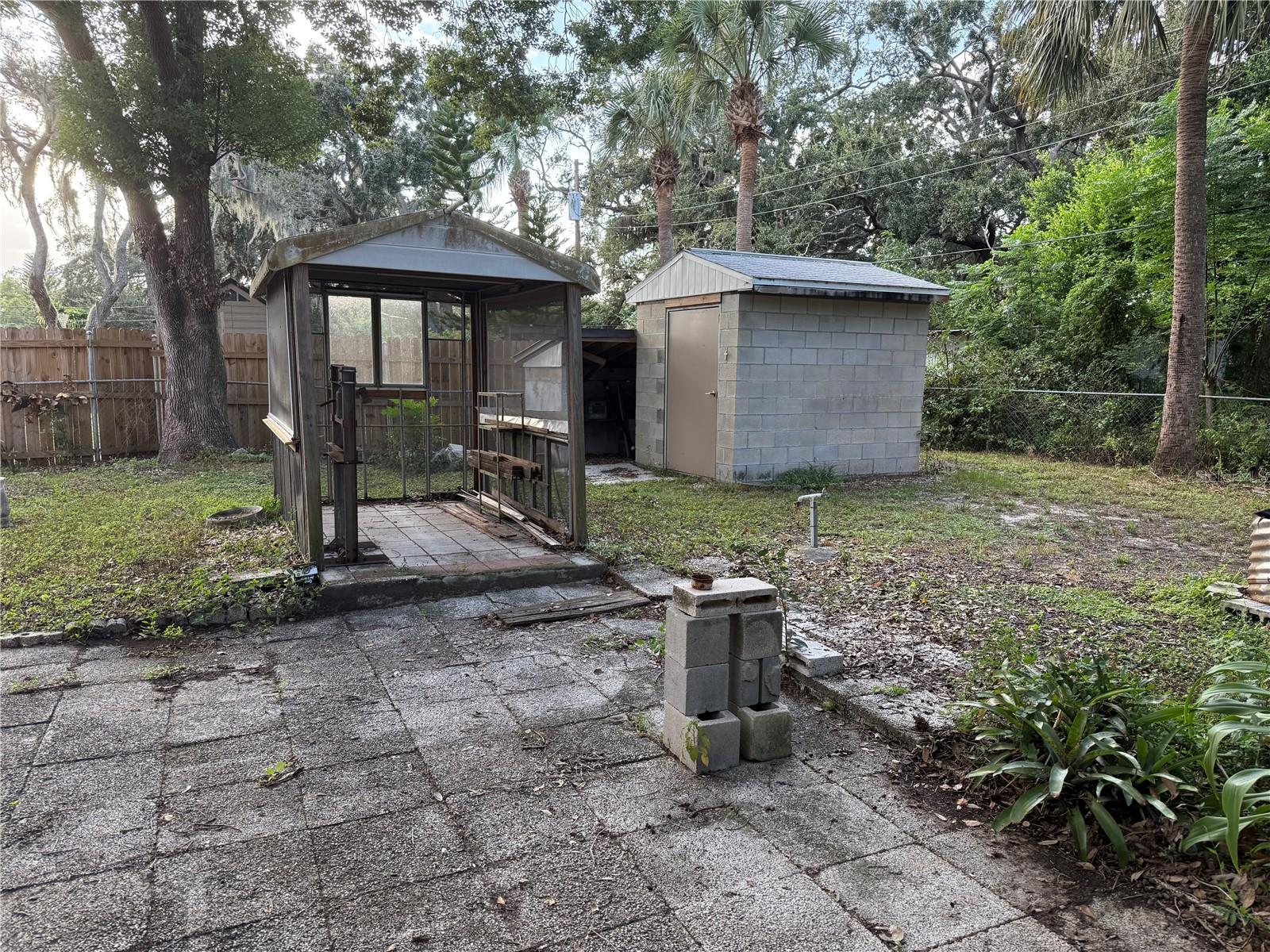 BEACON WOODS GOLF COUNTRY - Residential