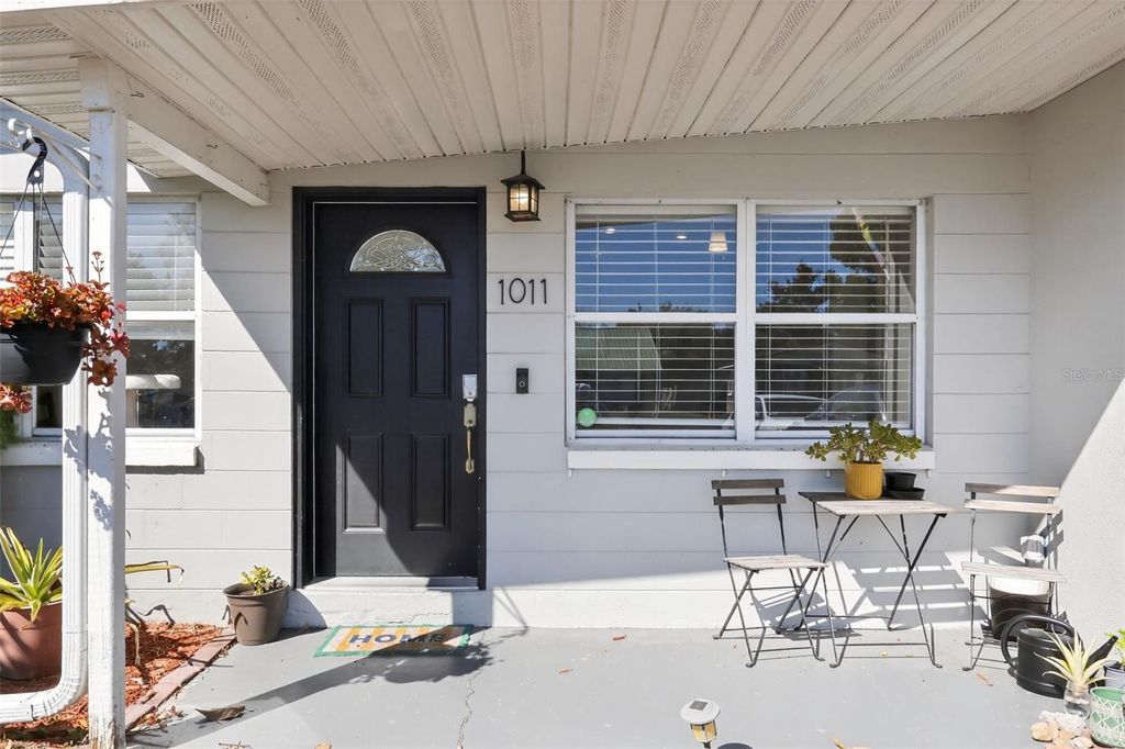 Photo of 1011 Timor Avenue, Orlando, FL 32804 (MLS # O6387342)