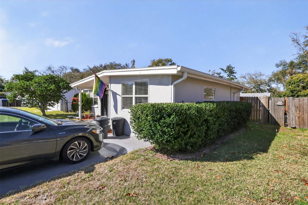 Photo of 1011 Timor Avenue, Orlando, FL 32804 (MLS # O6387342)