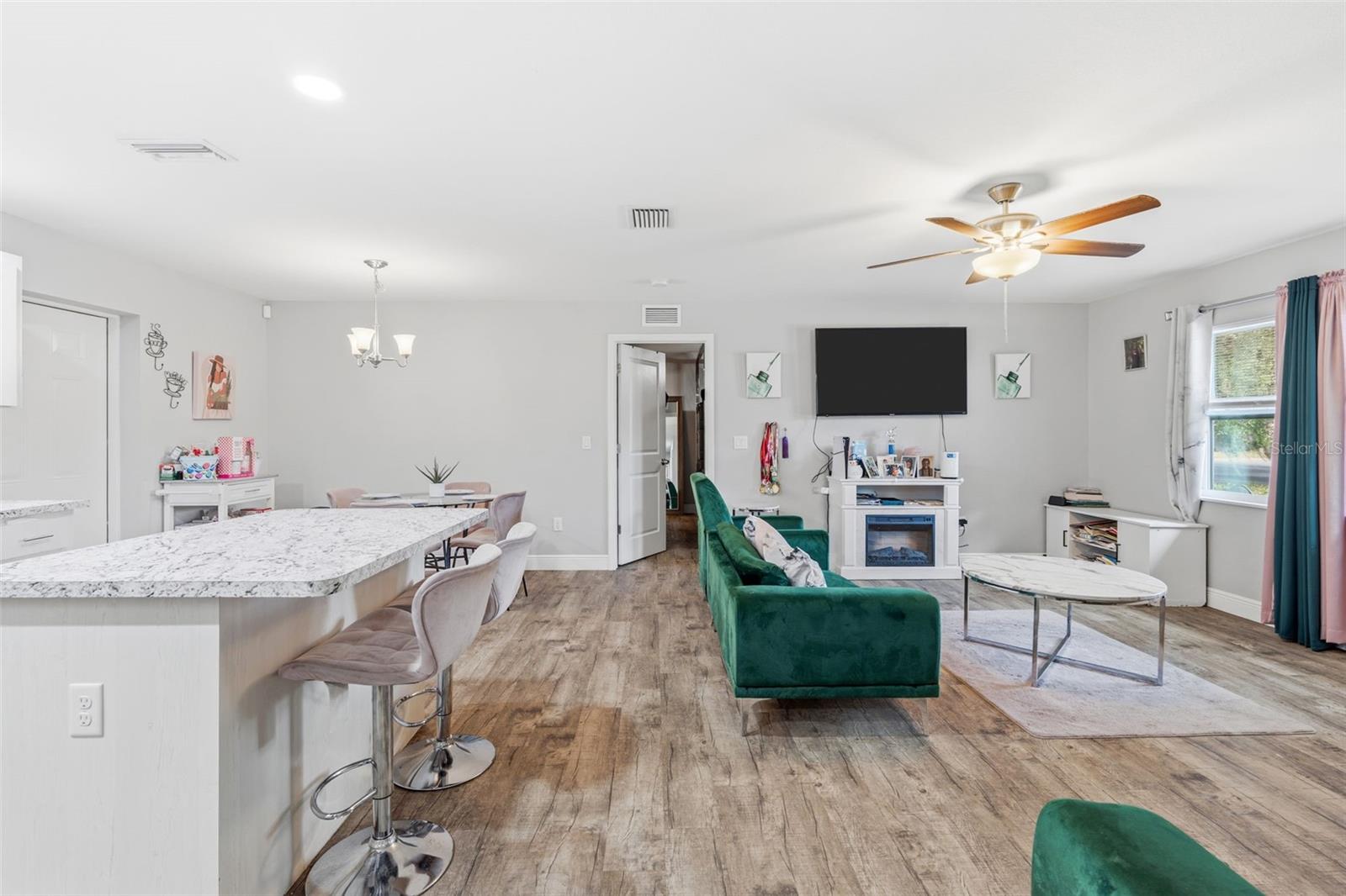 ROYAL HOWARD SUB - Residential