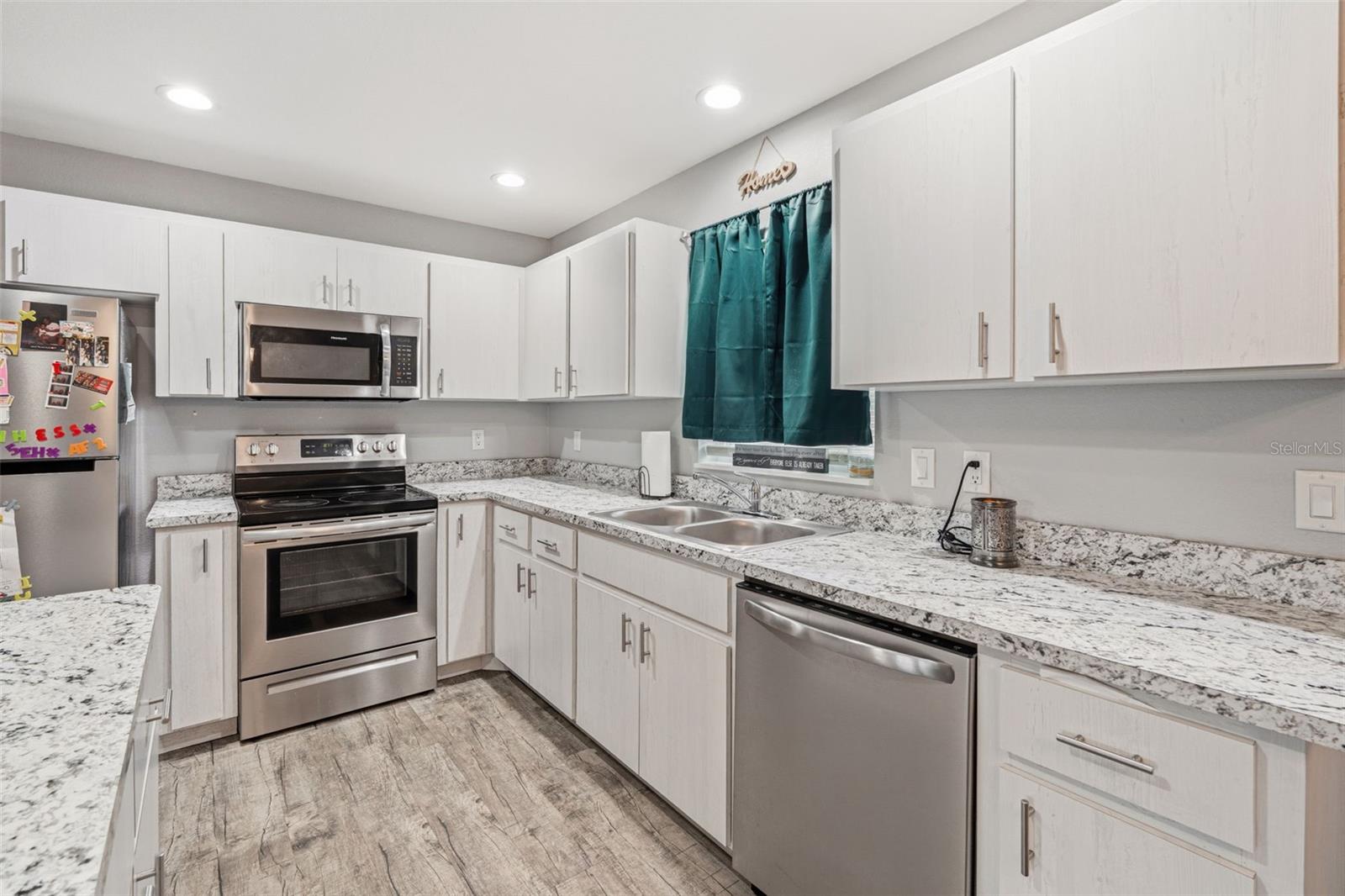 ROYAL HOWARD SUB - Residential