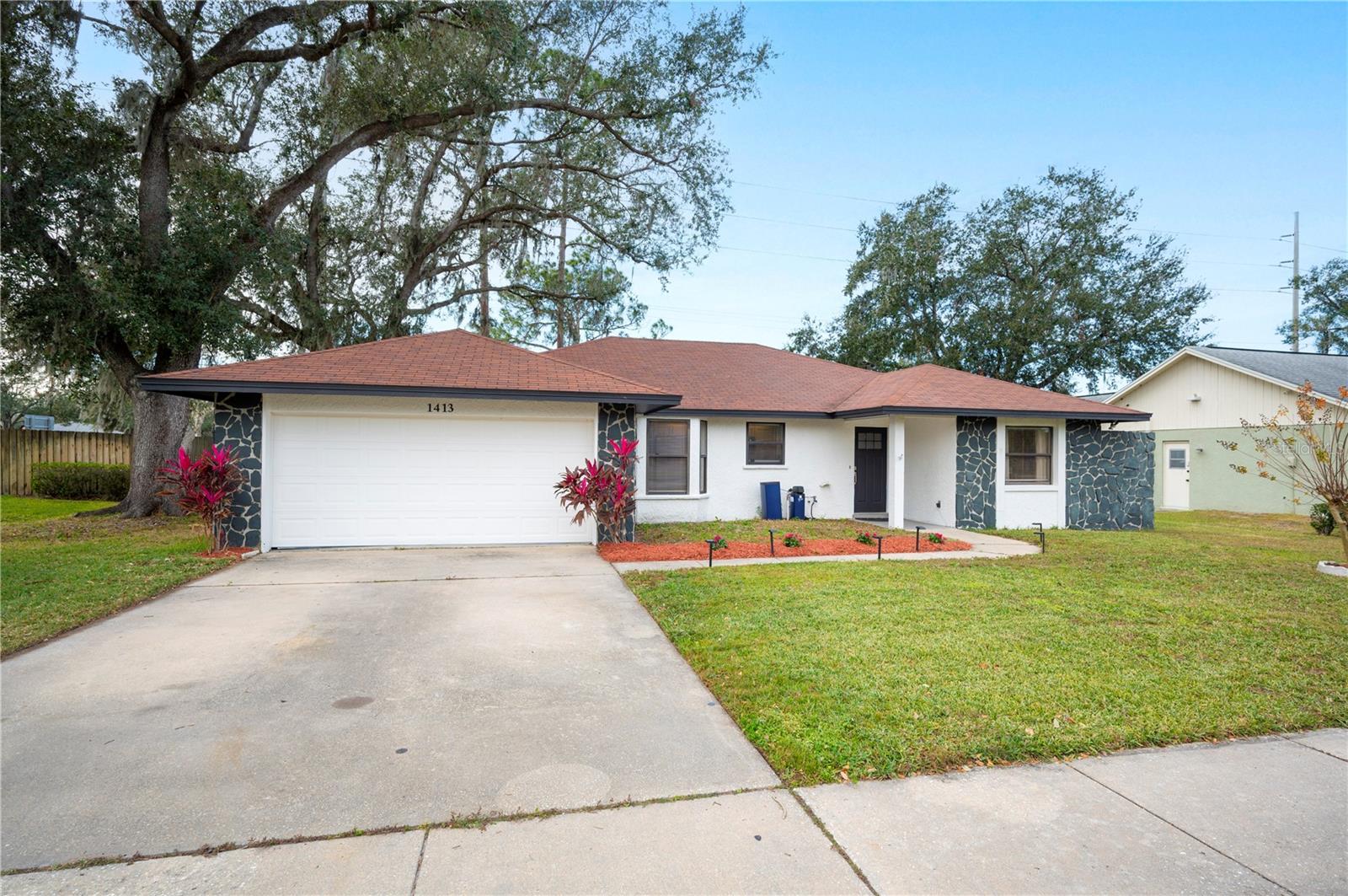 1413 SANDALWOOD DRIVE
