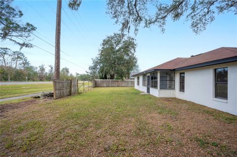 A home in PLANT CITY