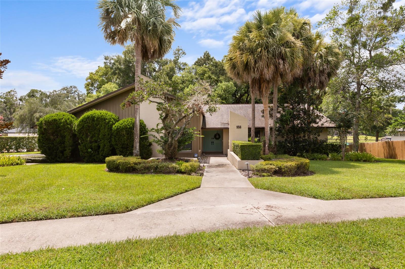 956 STONEWOOD LANE