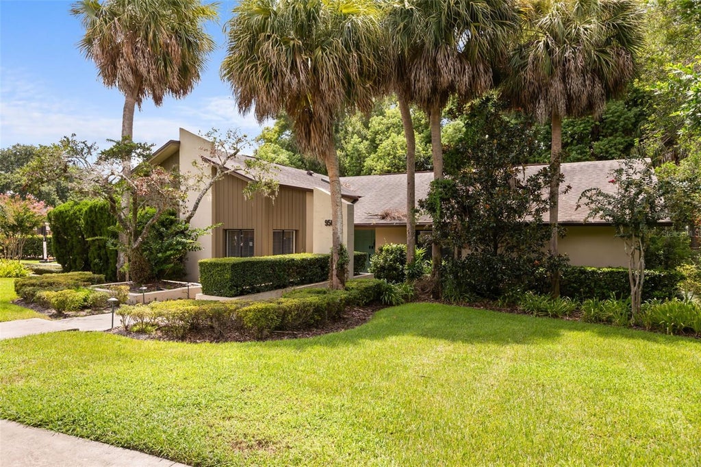 Photo of 956 Stonewood Lane, Maitland, FL 32751 (MLS # O6432757)