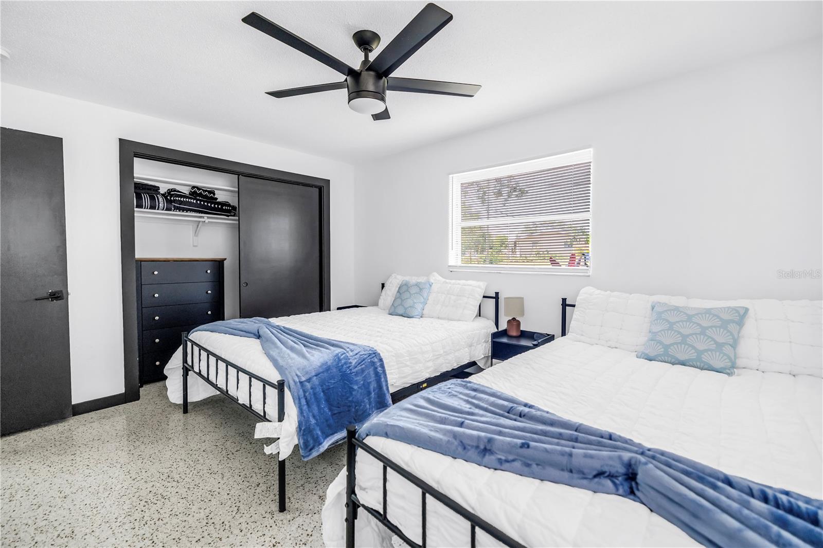 HARBOR HEIGHTS MANOR - Residential