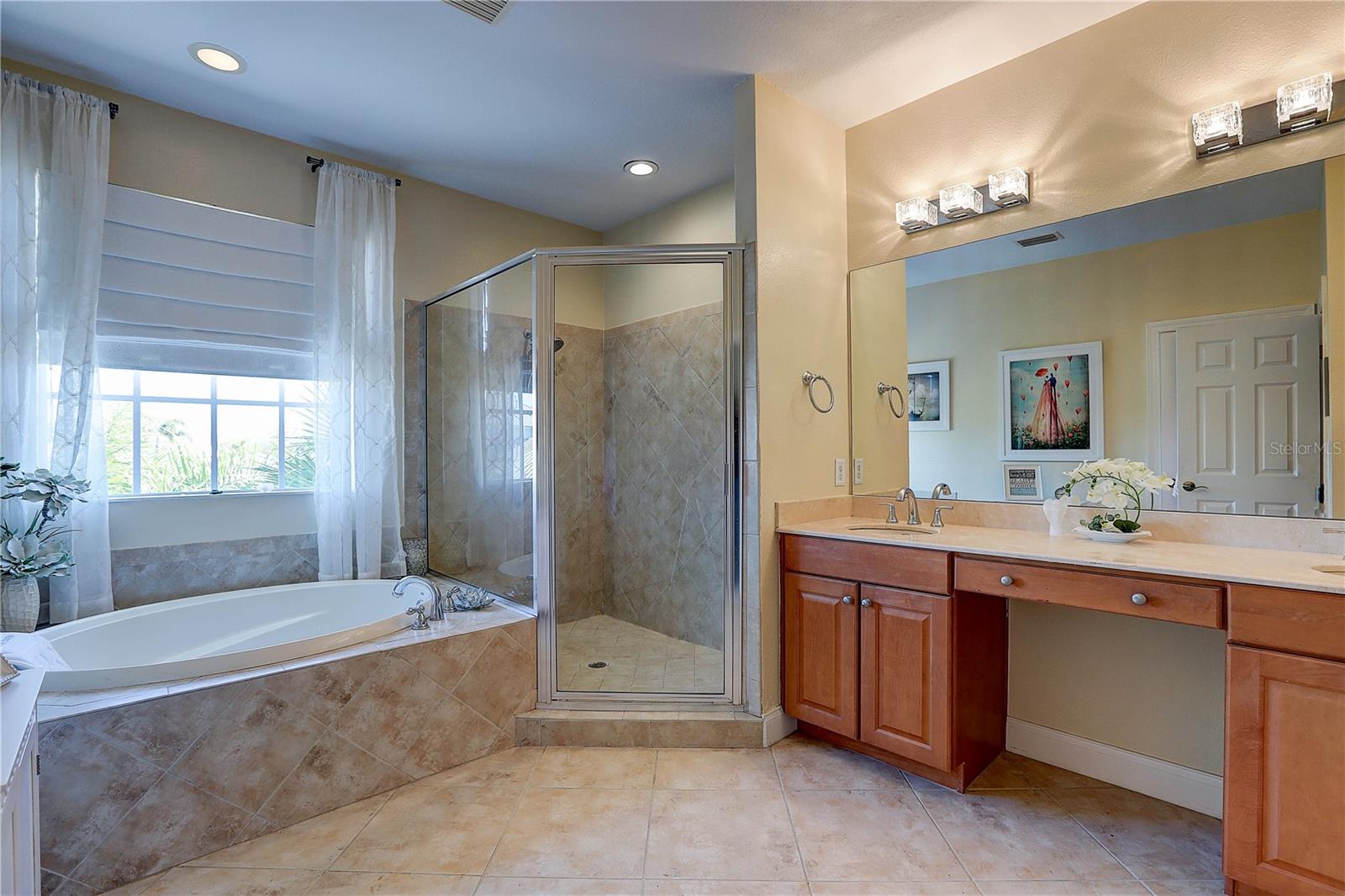 TOWNHOMES AT COMPASS POINTE - Residential