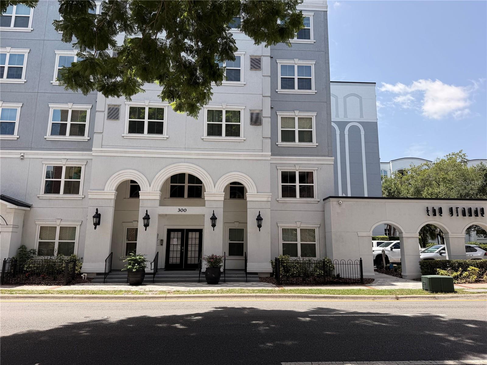 304 E SOUTH STREET 6028