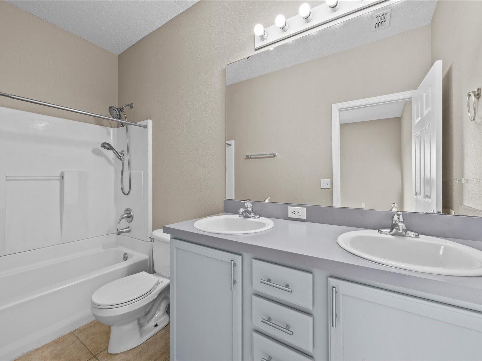 HIDDEN FOREST AT SILVER CREEK - Residential Lease