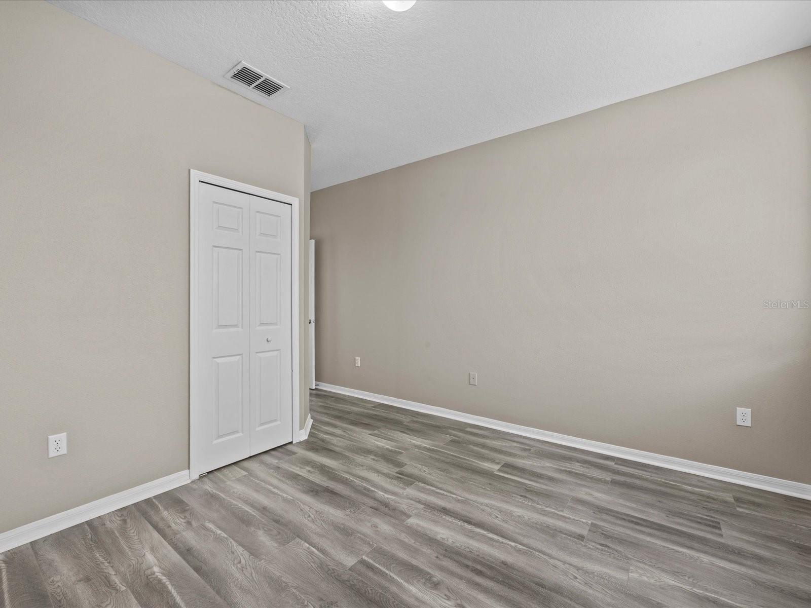 HIDDEN FOREST AT SILVER CREEK - Residential Lease