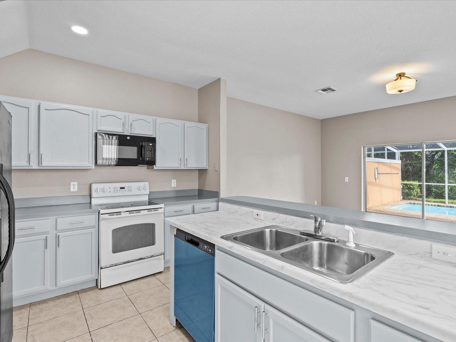 HIDDEN FOREST AT SILVER CREEK - Residential Lease