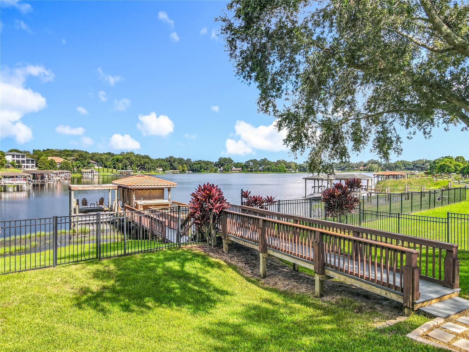 812 JOHNS POINT DRIVE