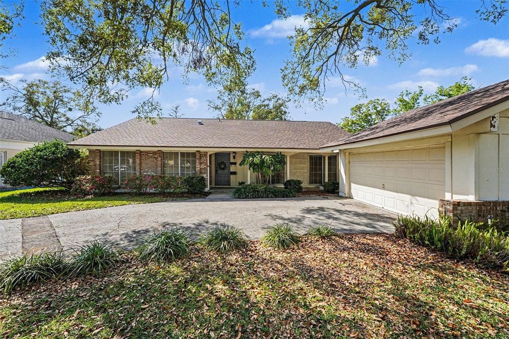 Photo of 10414 Reclinata Lane, Tampa, FL 33618 (MLS # TB8484704)